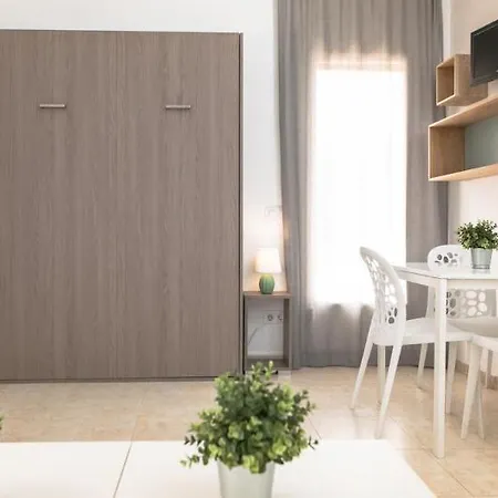 Rv Benelux Апартаменты *